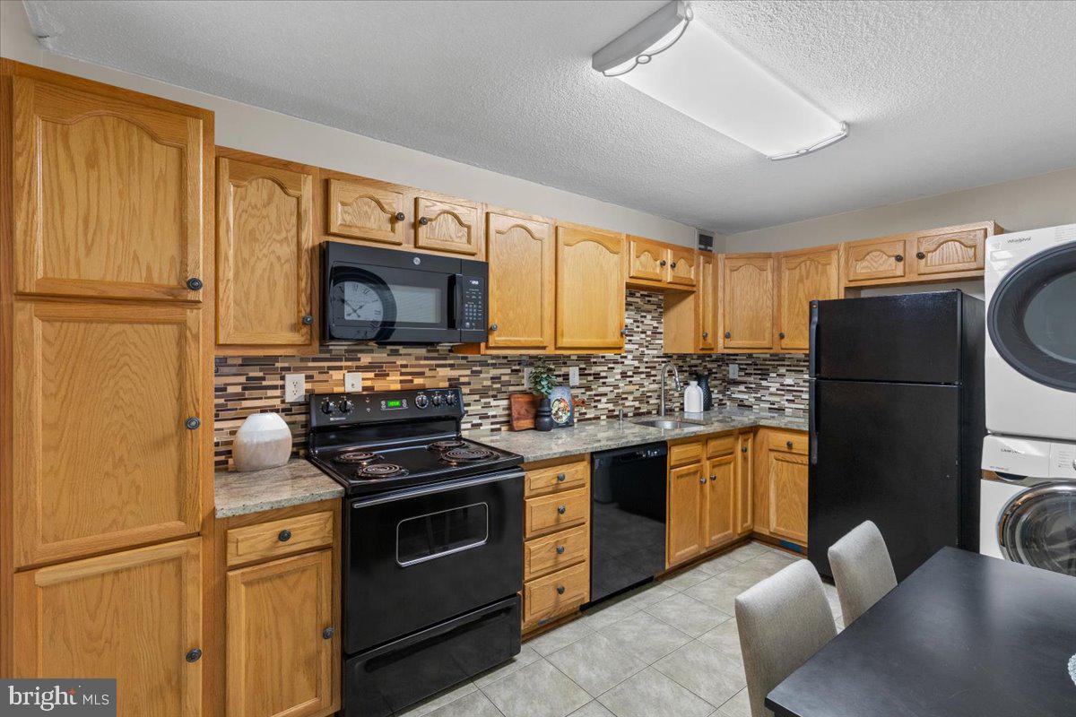 309 Yoakum Pkwy #204 Property Photo 11