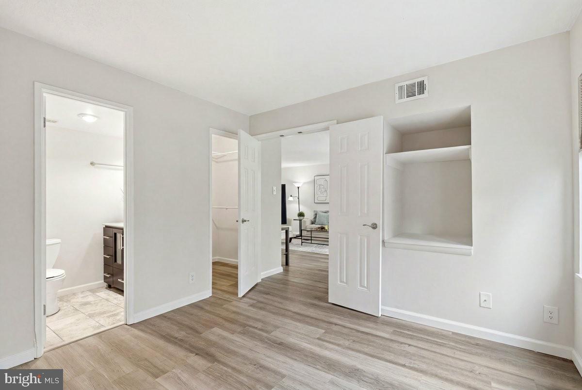 309 Yoakum Pkwy #204 Property Photo 18