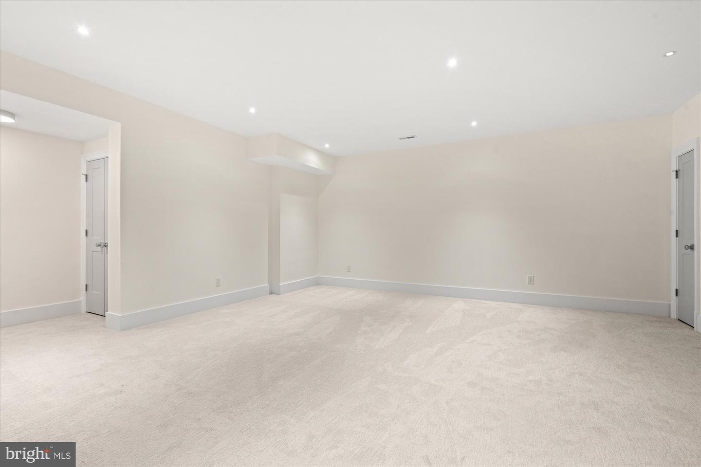 28 W Chapman St Property Photo 41