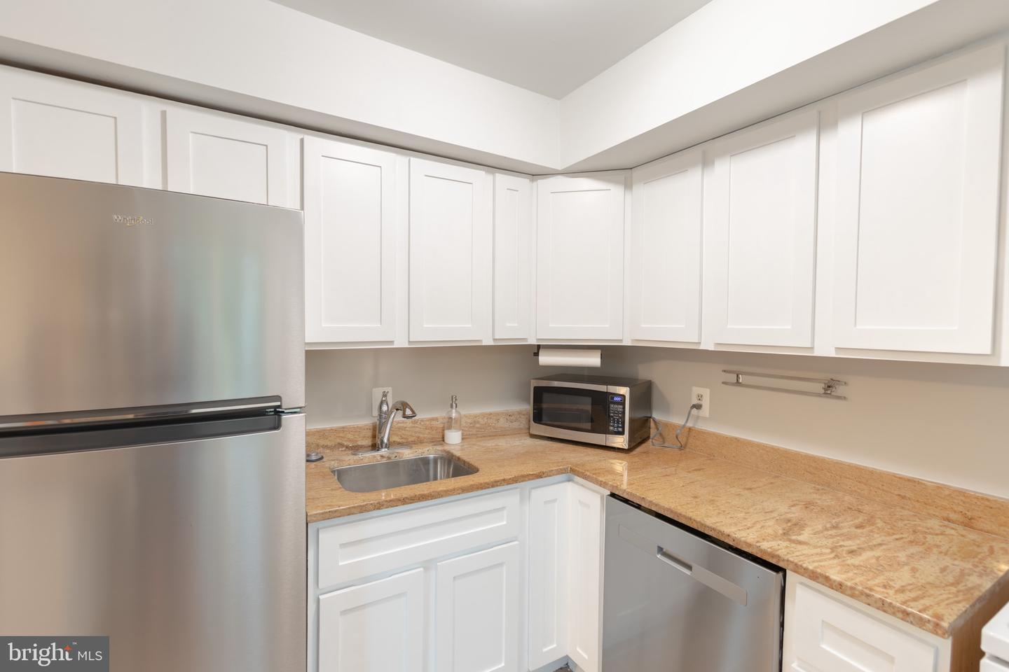 3312 S 28th St #304 Property Photo 4
