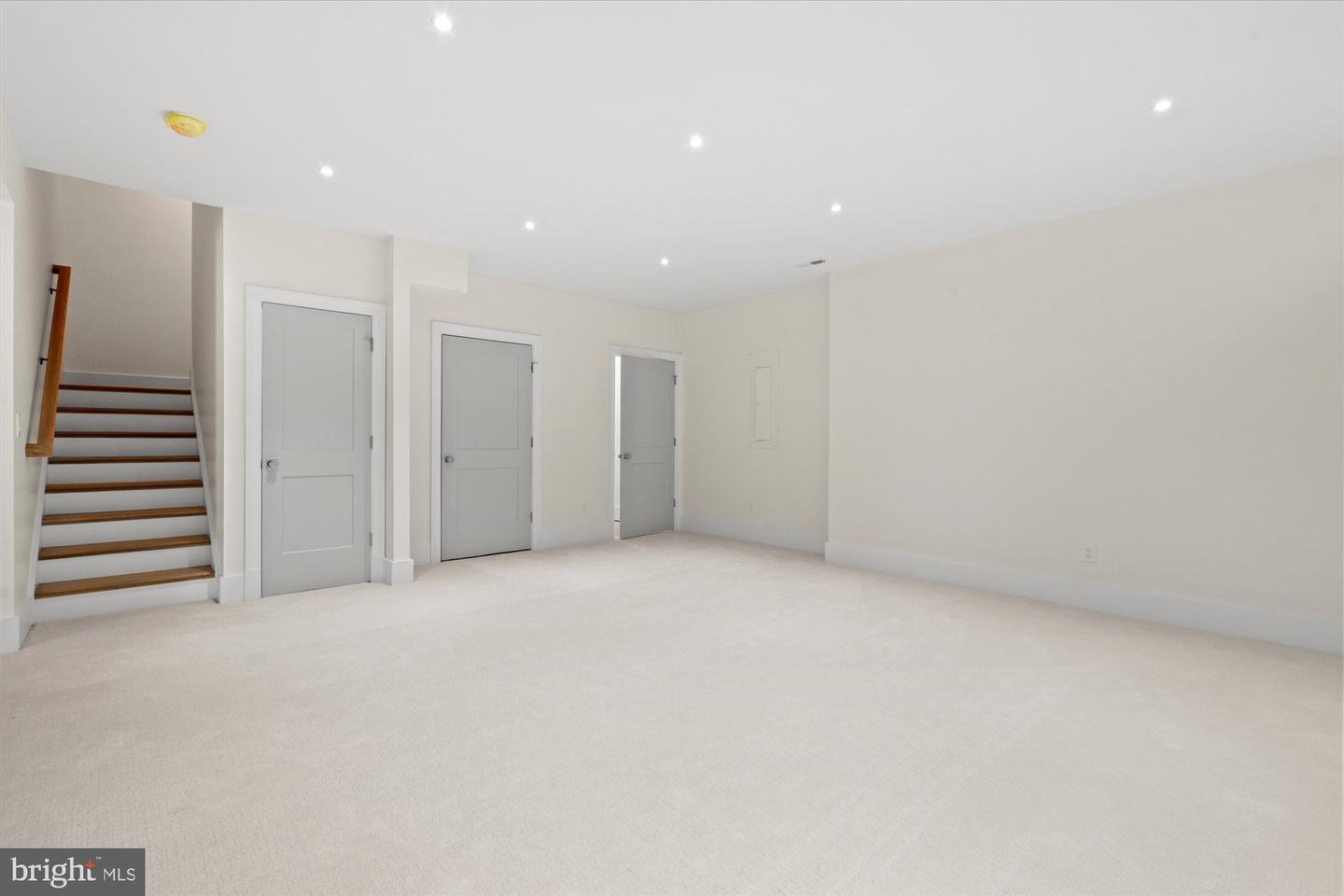 26 W Chapman St Property Photo 40