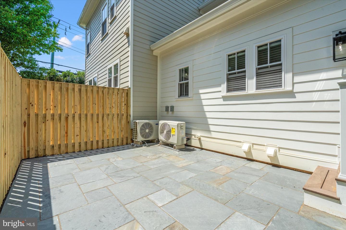 26 W Chapman St Property Photo 48