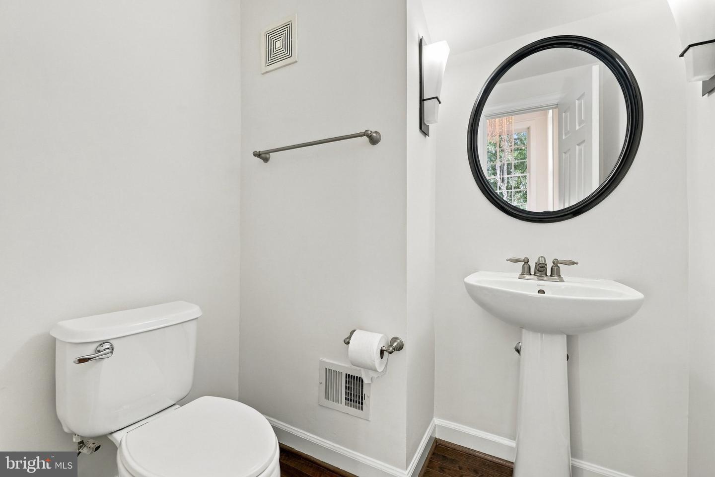 418 Ferdinand Day Dr Property Photo 25