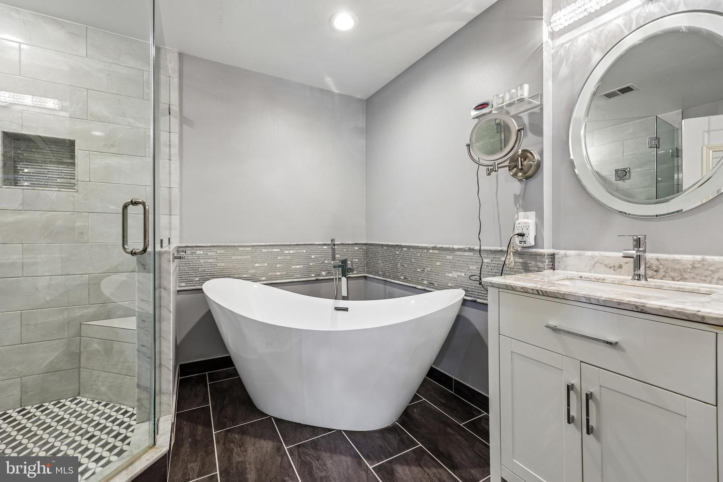 418 Ferdinand Day Dr Property Photo 33