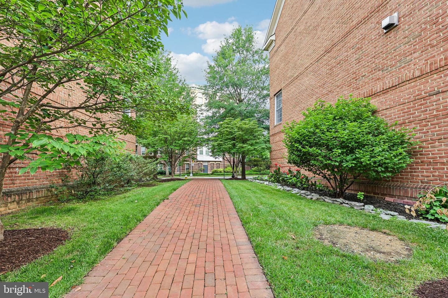 418 Ferdinand Day Dr Property Photo 42