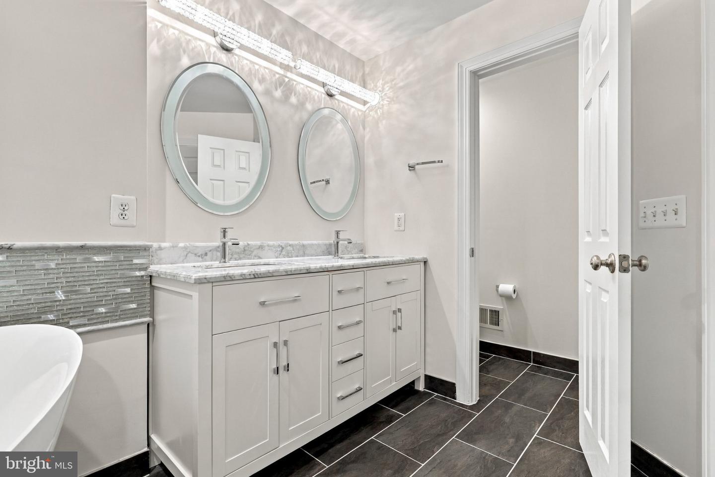 418 Ferdinand Day Dr Property Photo 50