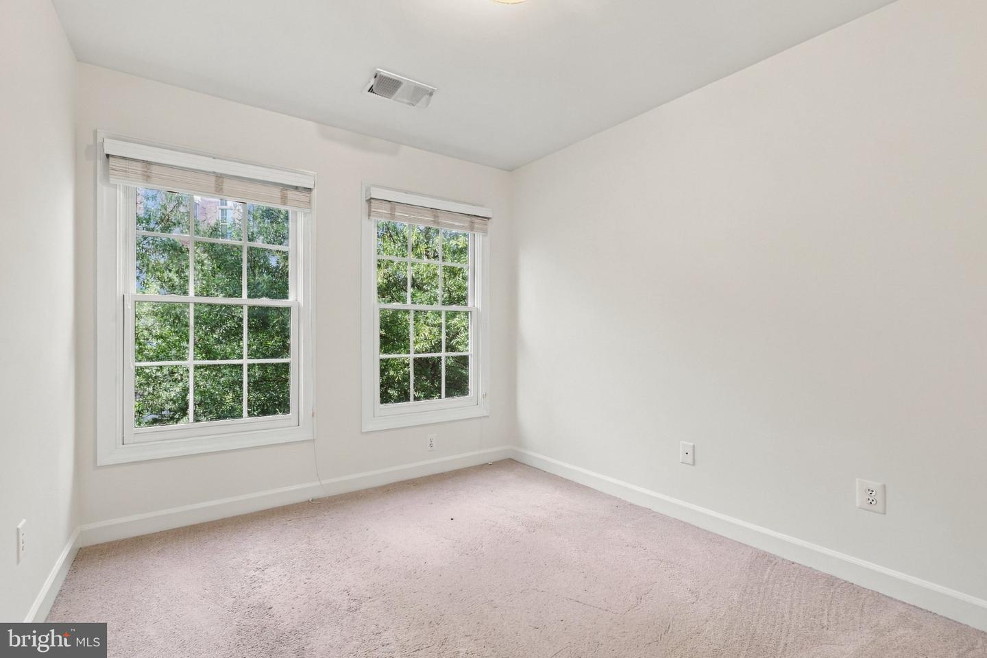 418 Ferdinand Day Dr Property Photo 58