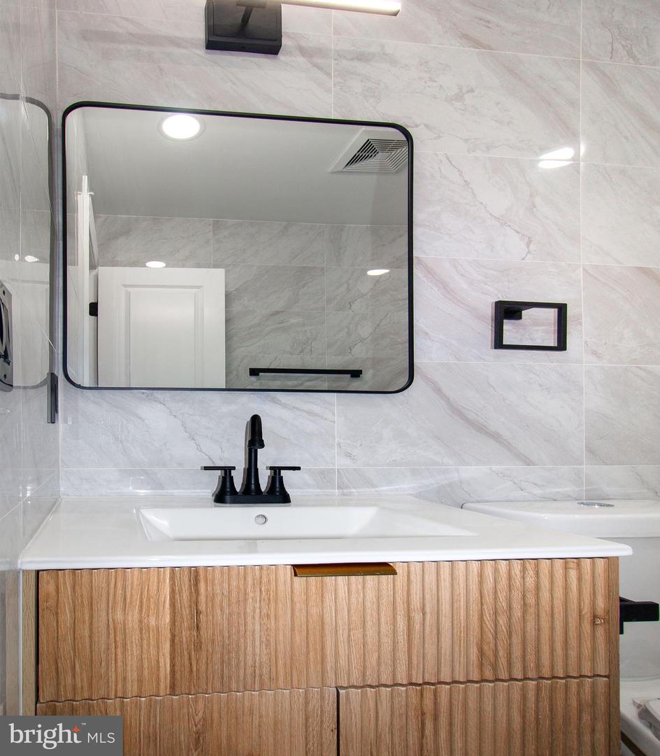3340 S 28th St #403 Property Photo 10