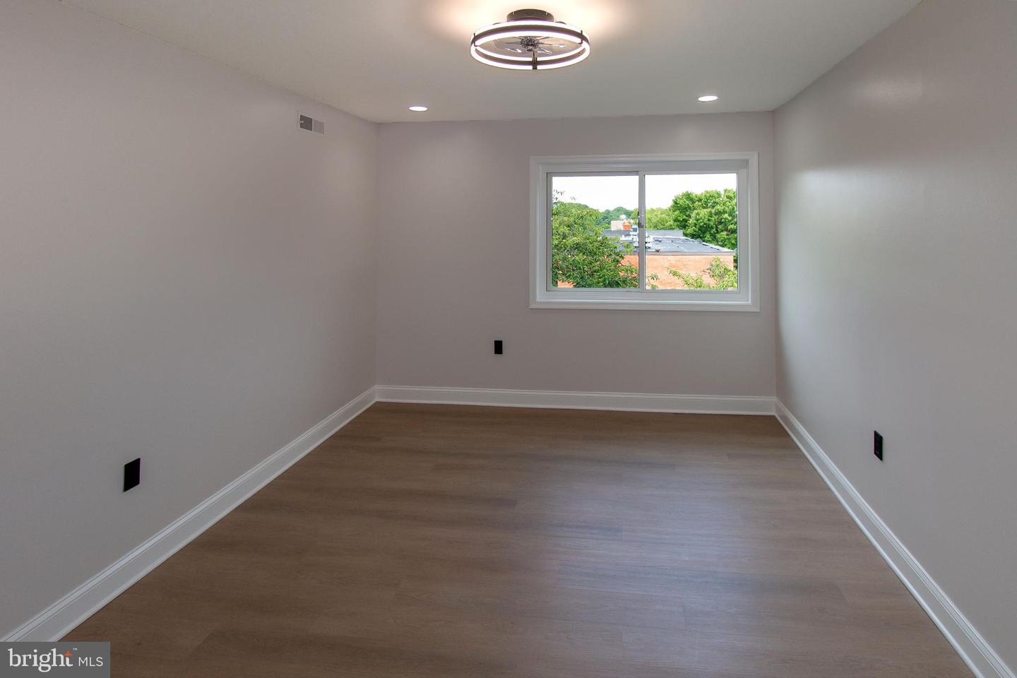 3340 S 28th St #403 Property Photo 12