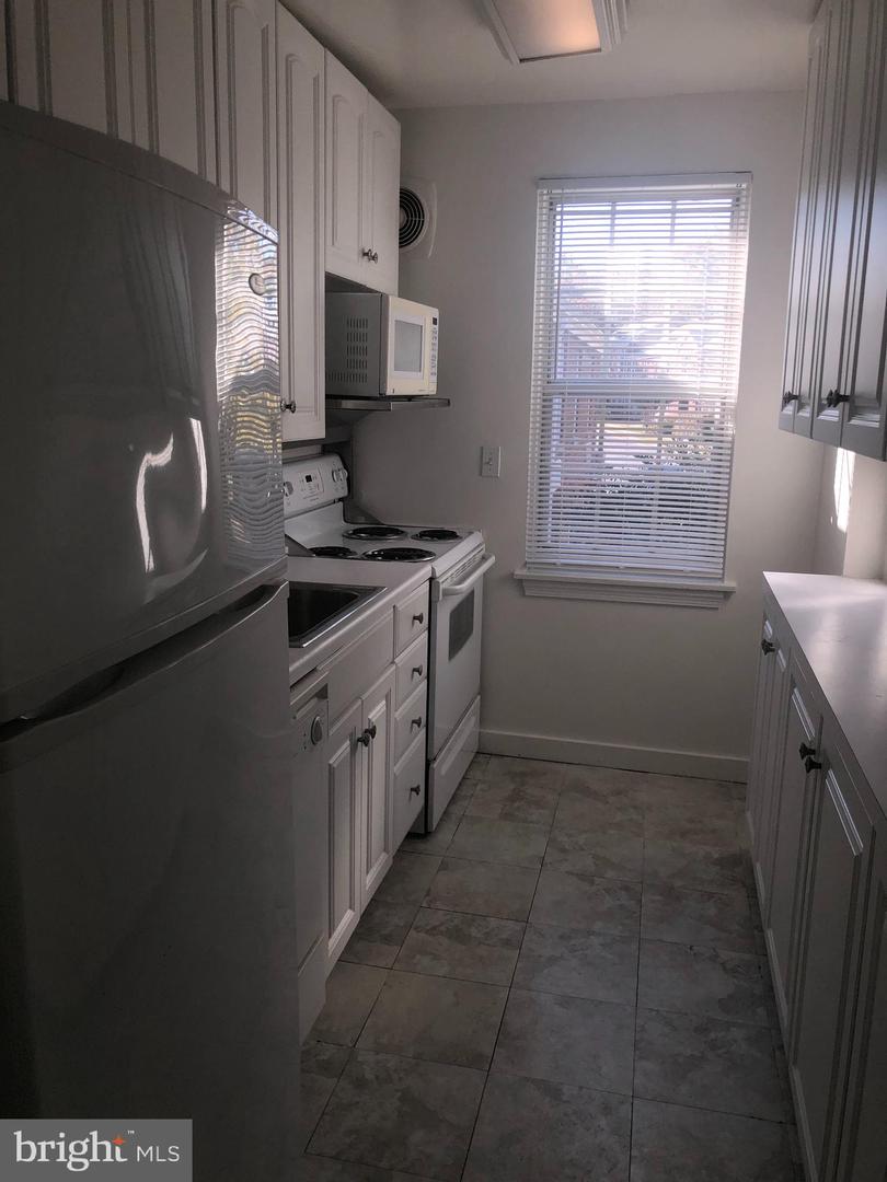 113 E Glebe Rd #c Property Photo 3