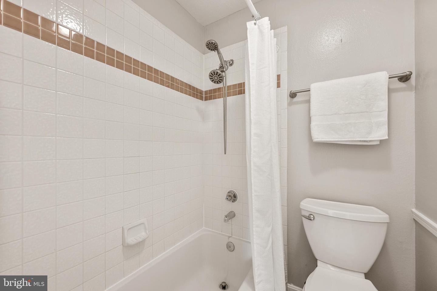 3311 Wyndham Cir #2202 Property Photo 14