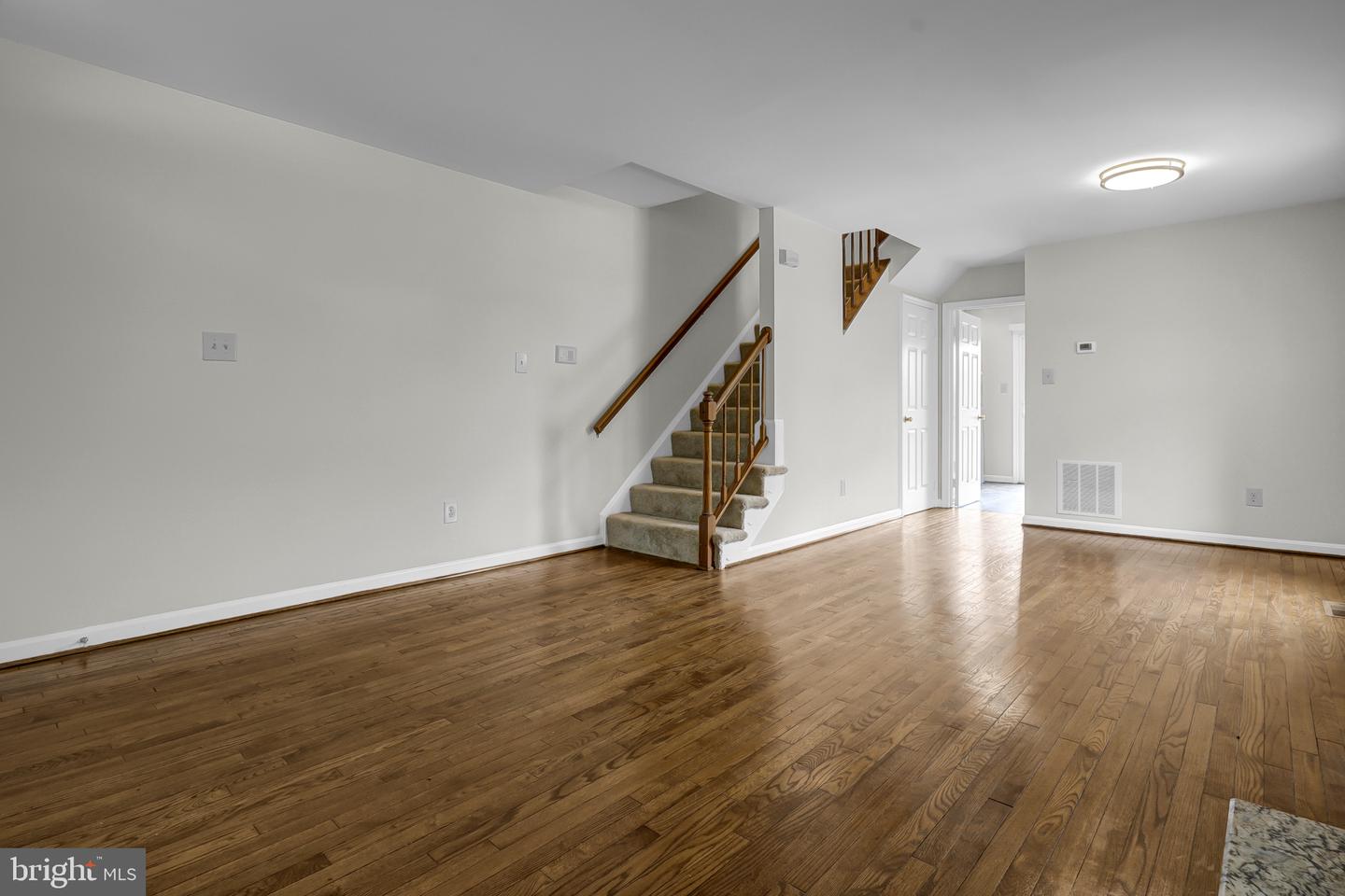 1533 Oronoco St Property Photo 10