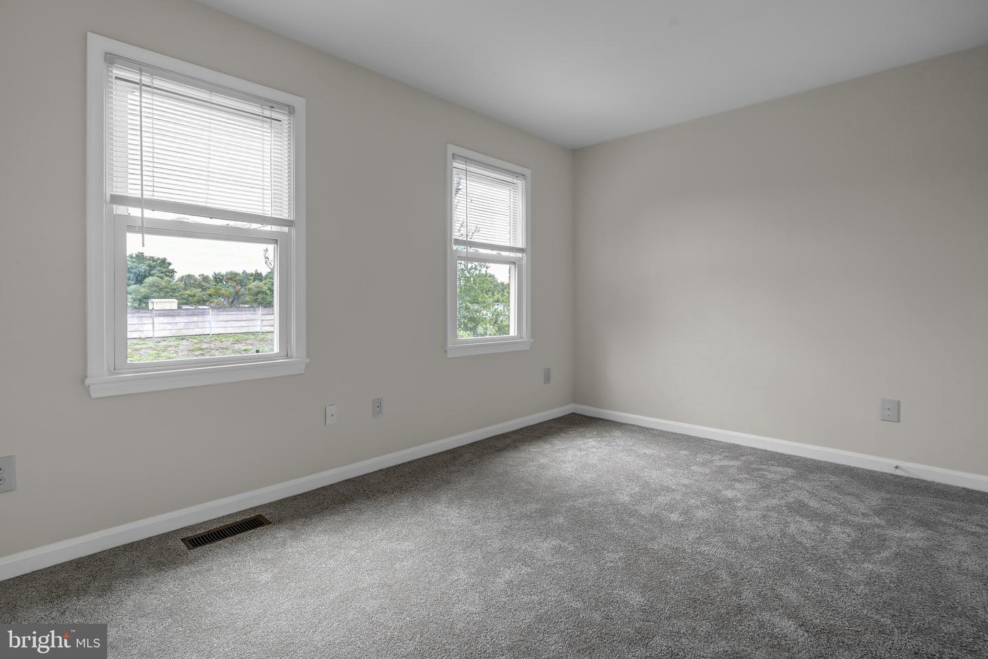 1533 Oronoco St Property Photo 23