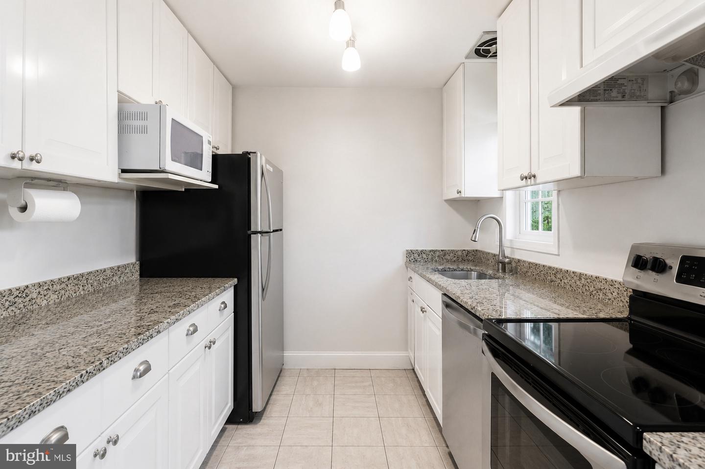 1708 W Abingdon Dr #202 Property Photo 6
