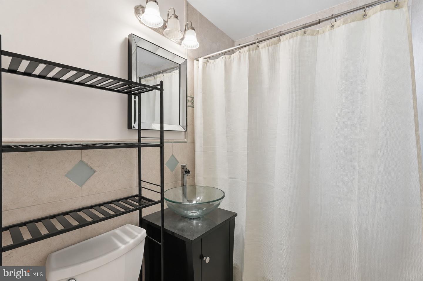 1708 W Abingdon Dr #202 Property Photo 11
