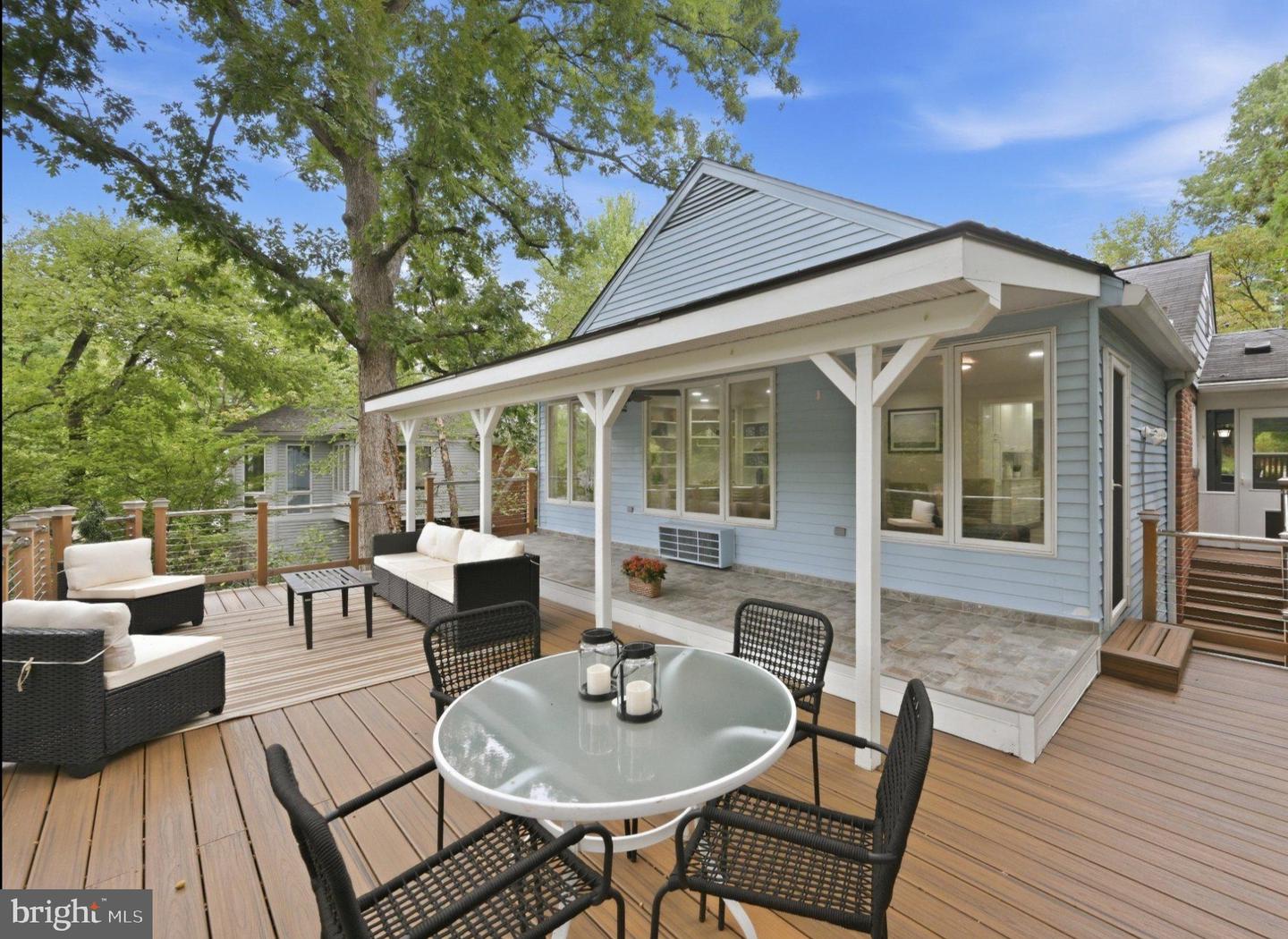 406 Hanson Ln Property Photo 4