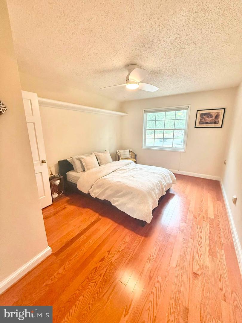 1616 W Abingdon Dr W #202 Property Photo 9