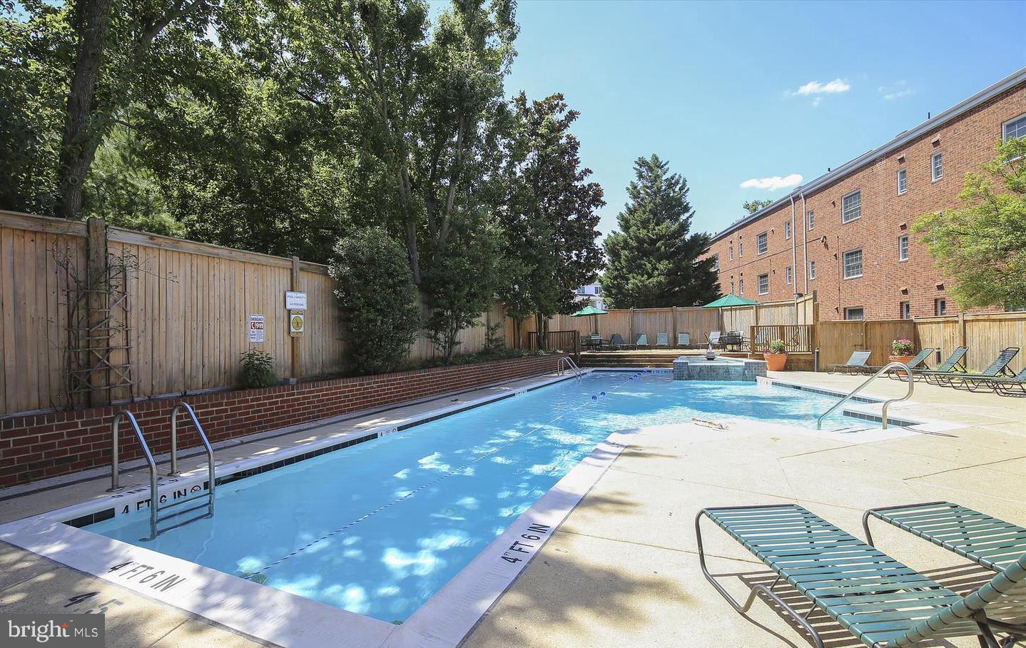 1616 W Abingdon Dr W #202 Property Photo 16