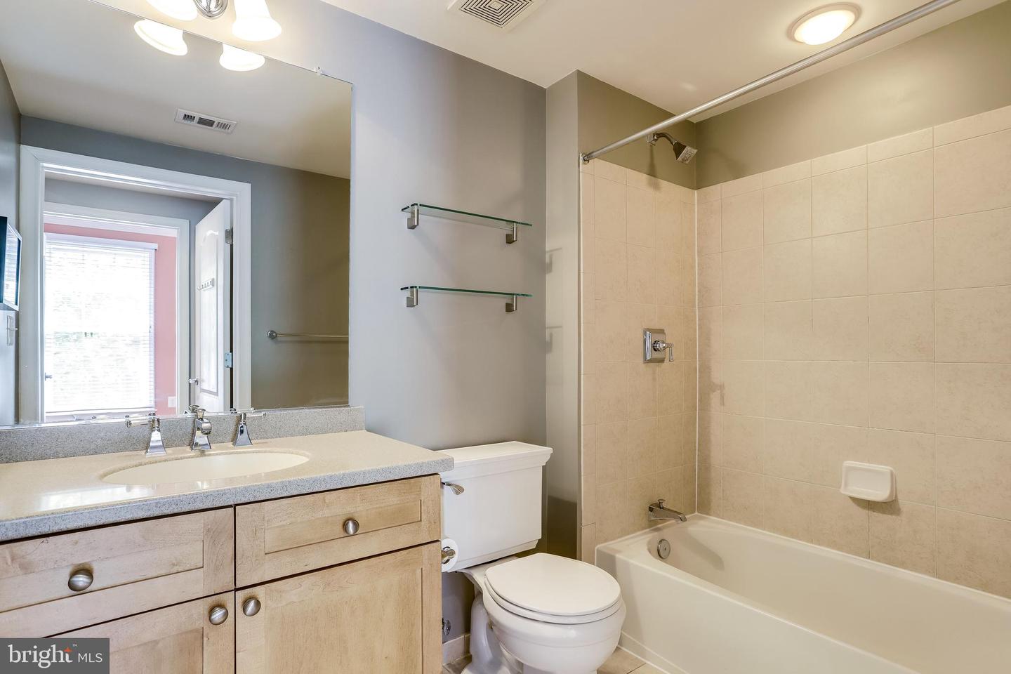 1115 Cameron St #208 Property Photo 55