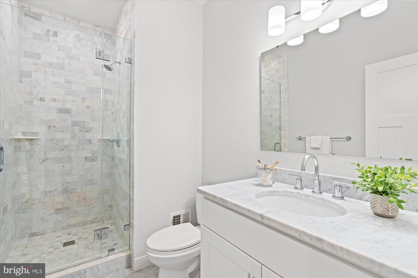508 E Custis Ave Property Photo 26