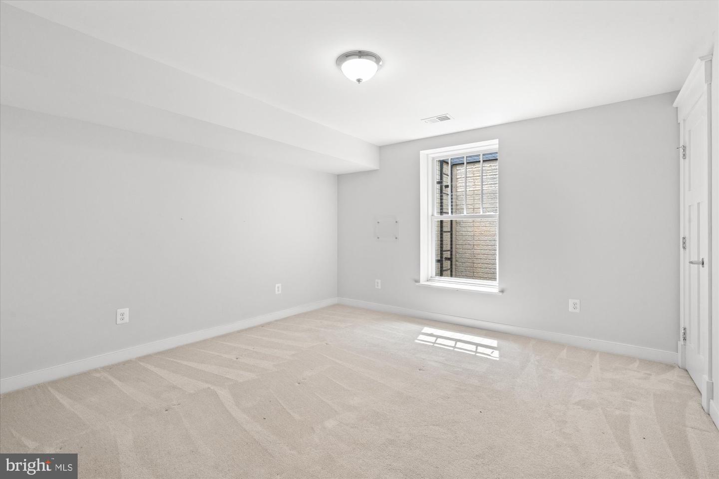 508 E Custis Ave Property Photo 54