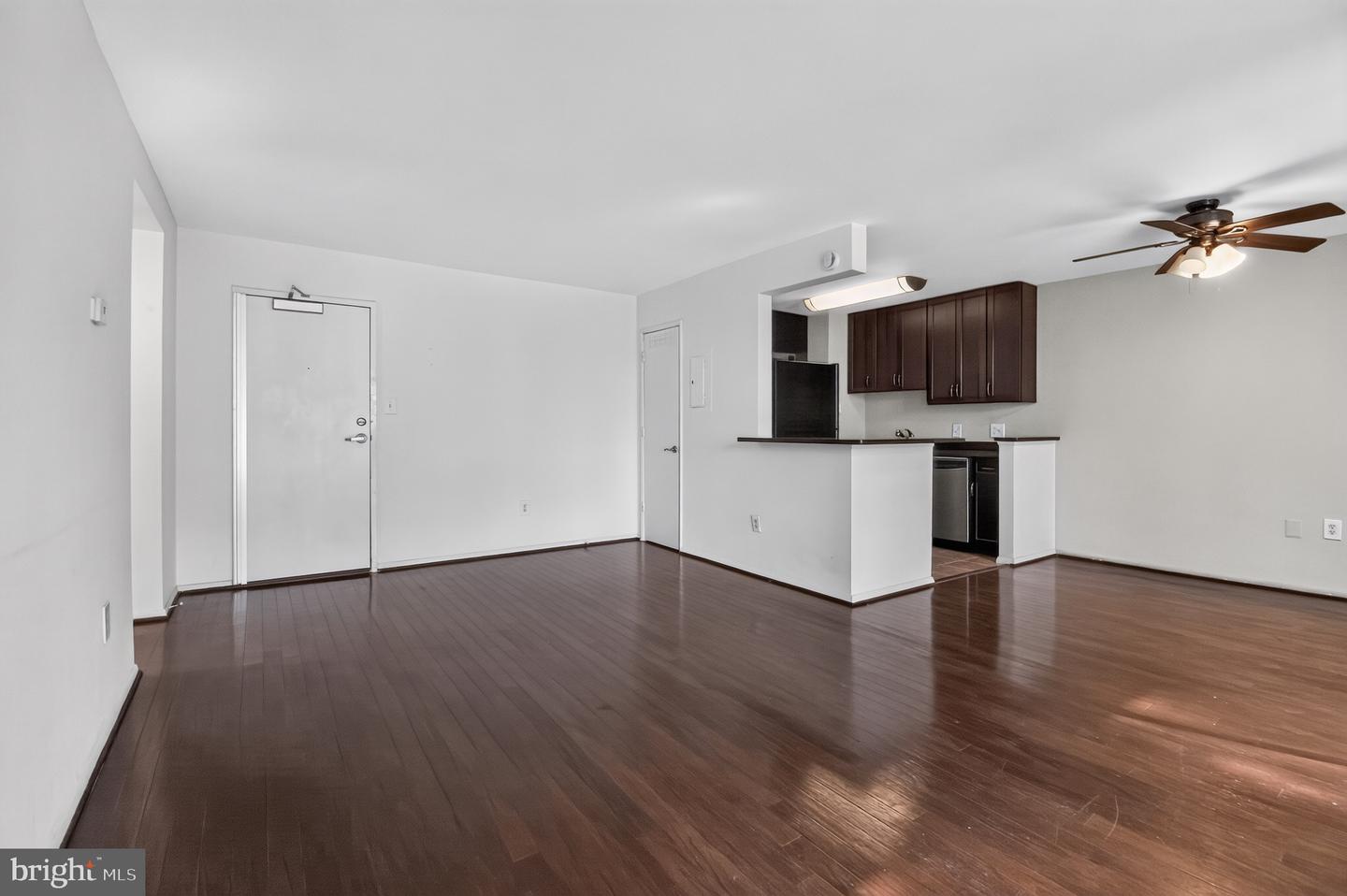 VAAX2063936 Property Photo 2