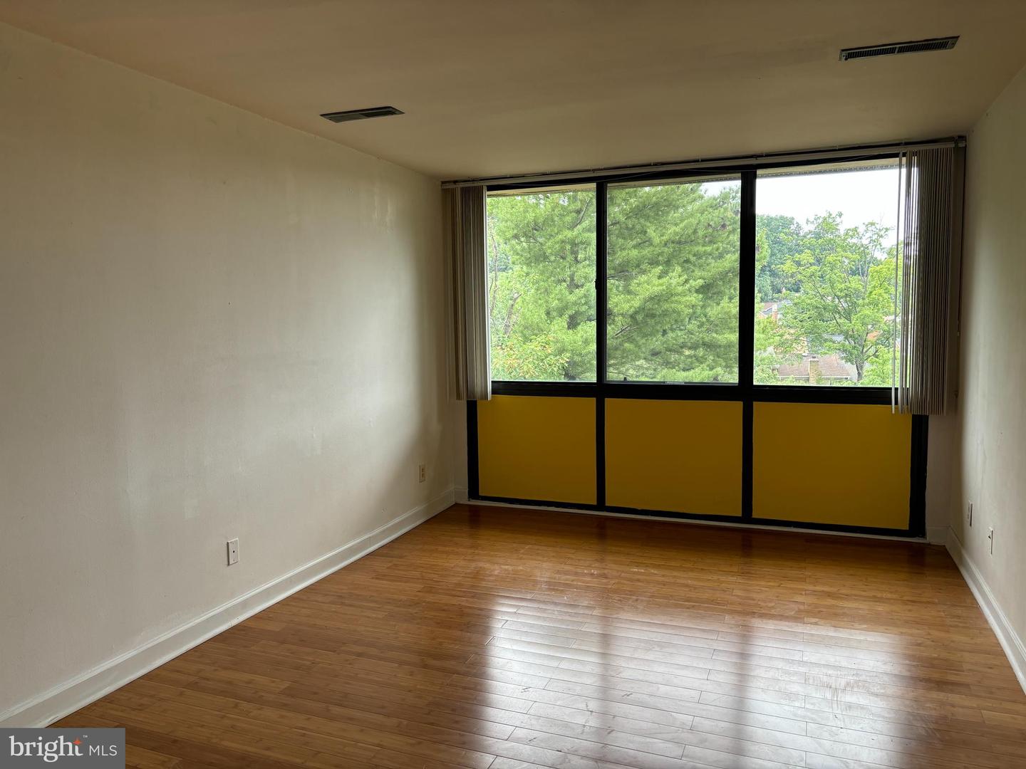 525 N Armistead St N #302 Property Photo 5