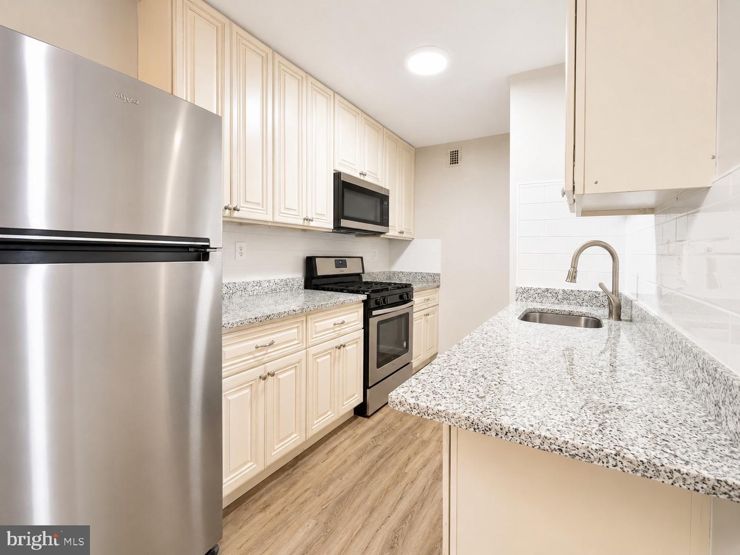 5340 HOLMES RUN PKWY #1609 Property Photo 1