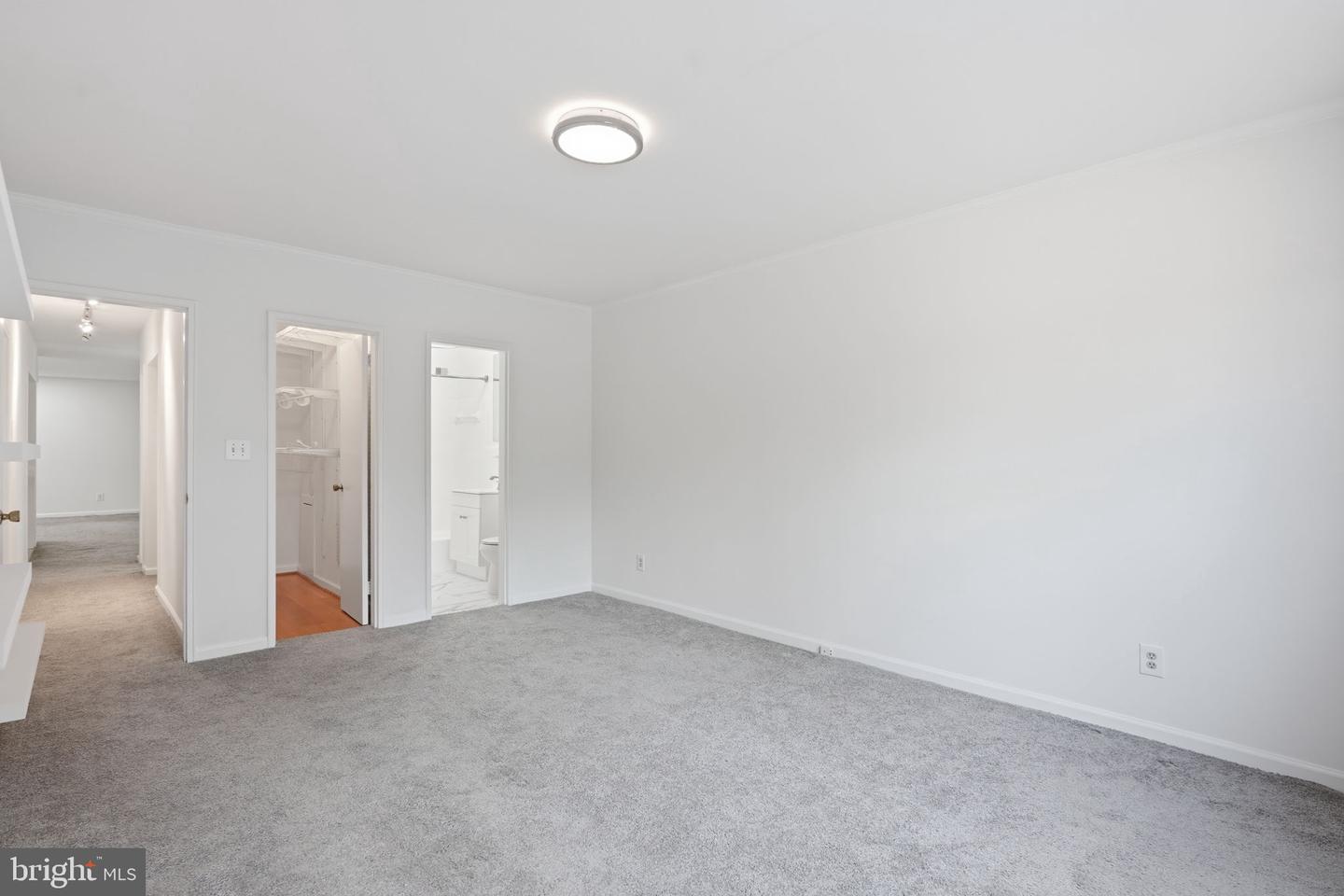 55 Skyhill Rd #202 Property Photo 18