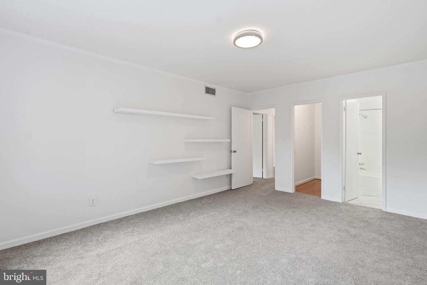 55 Skyhill Rd #202 Property Photo 19