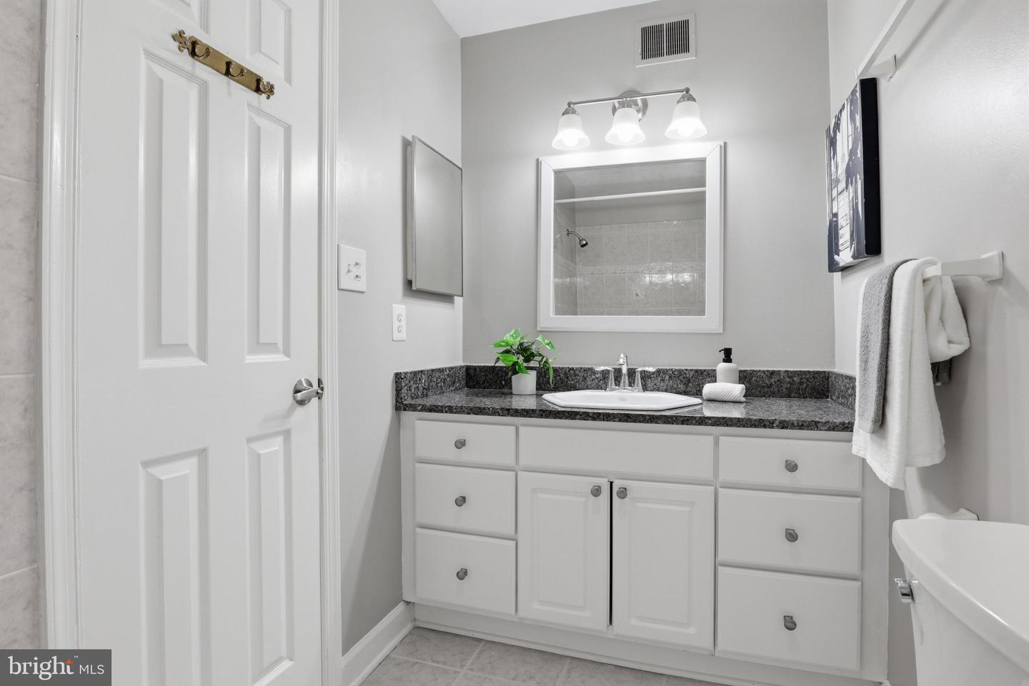 3822 Brighton Ct Property Photo 24