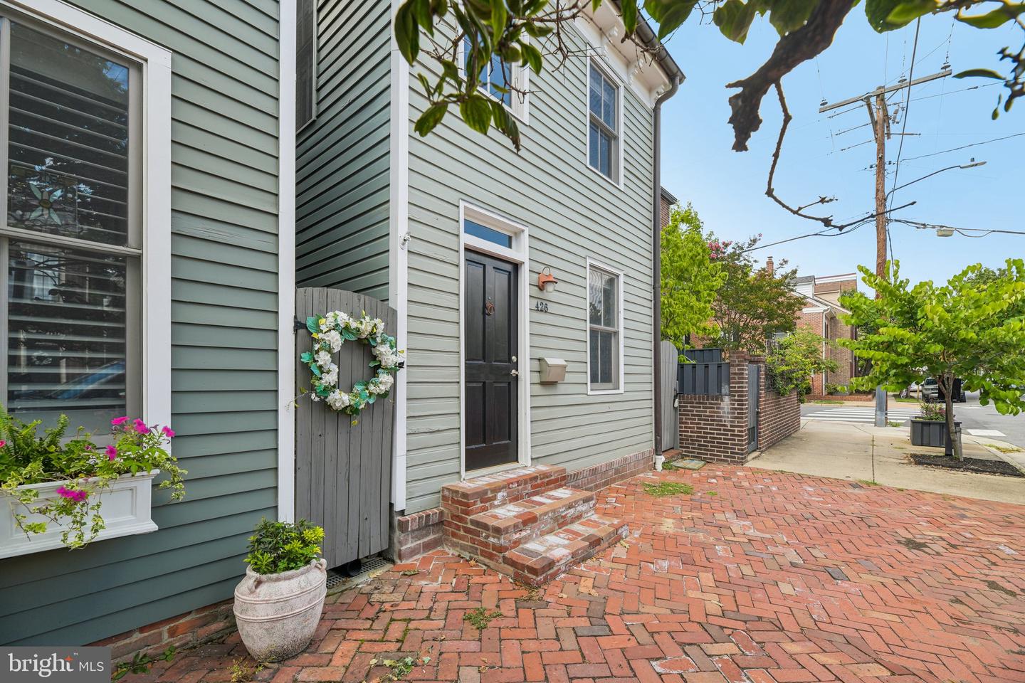 426 N Alfred St Property Photo 3