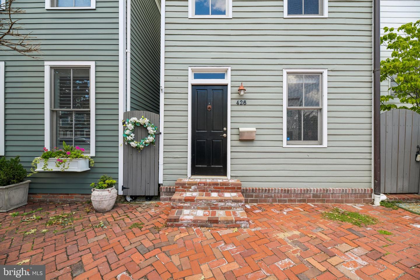 426 N Alfred St Property Photo 5