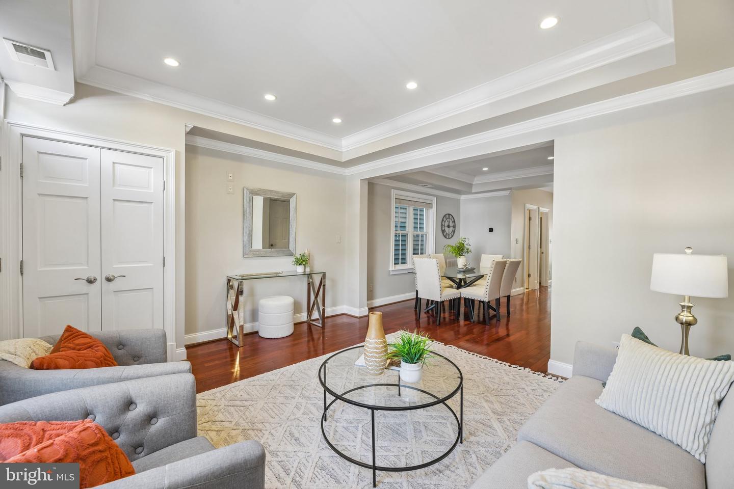 426 N Alfred St Property Photo 8