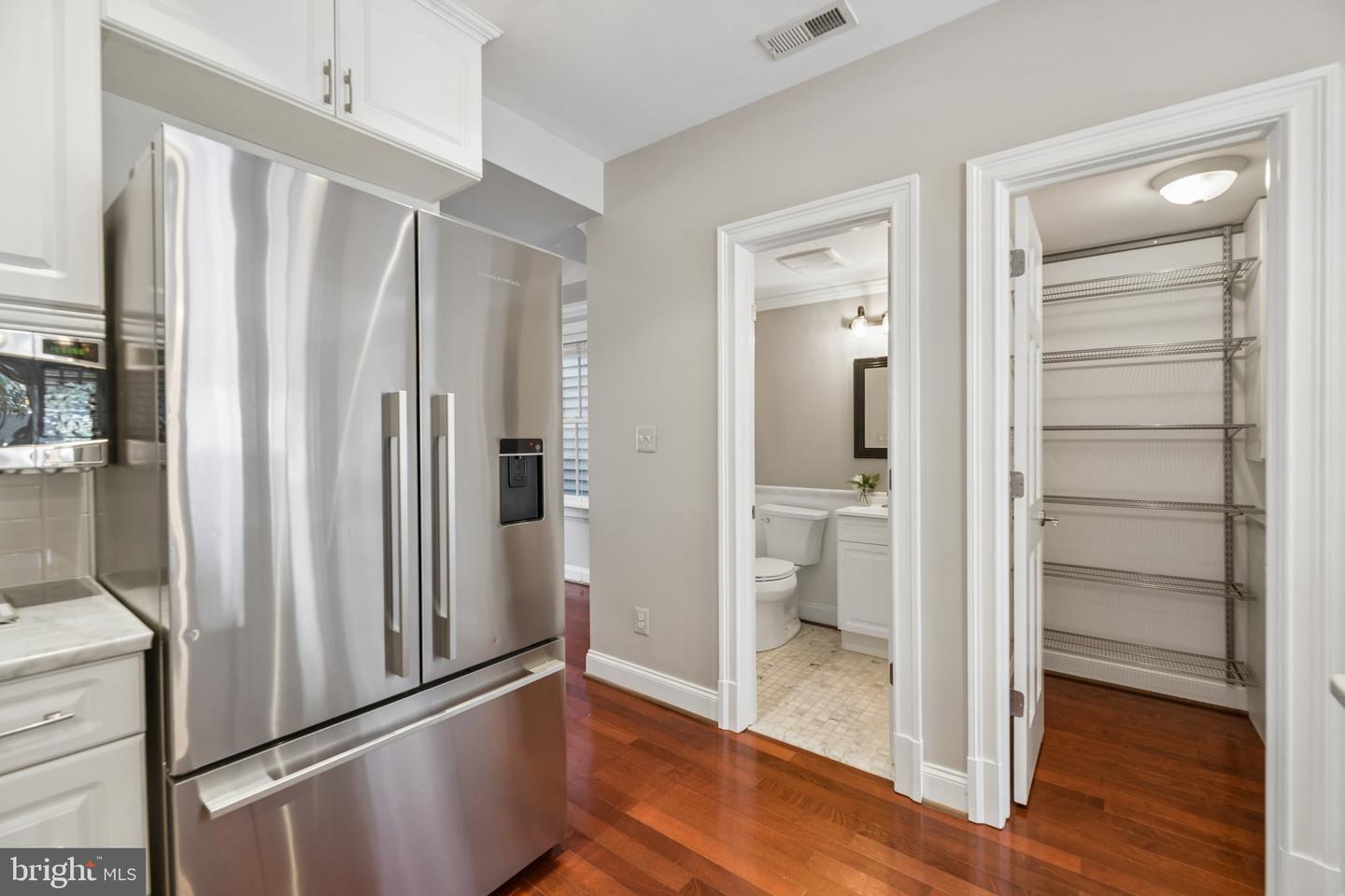 426 N Alfred St Property Photo 16