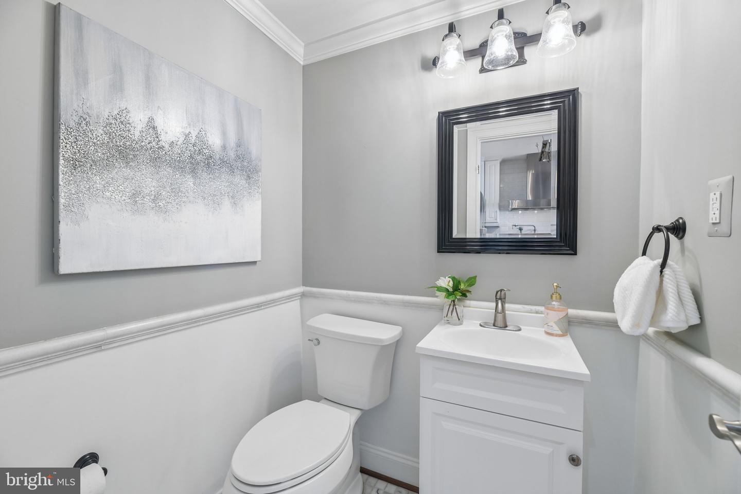 426 N Alfred St Property Photo 17