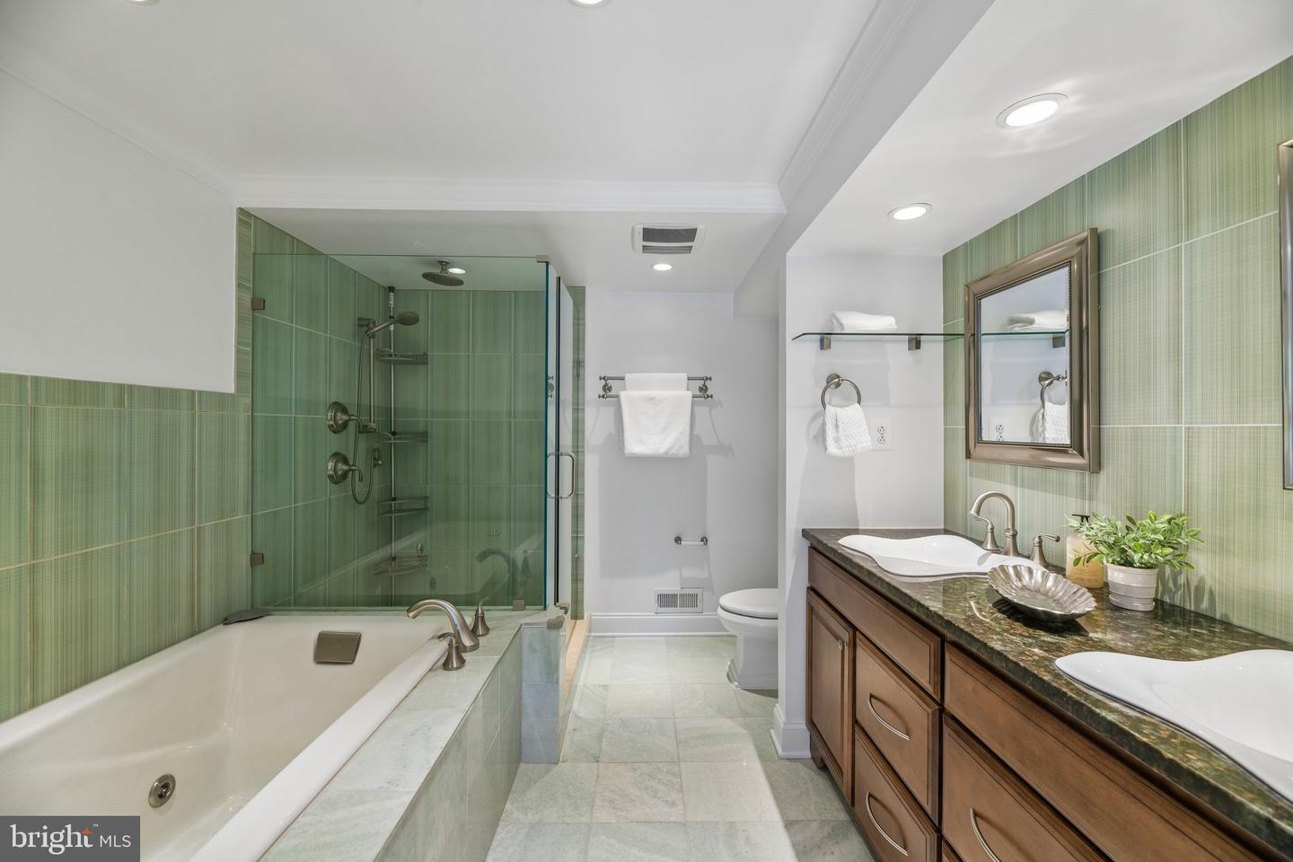 426 N Alfred St Property Photo 36