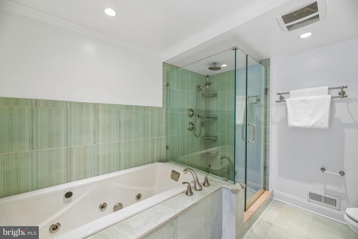 426 N Alfred St Property Photo 38