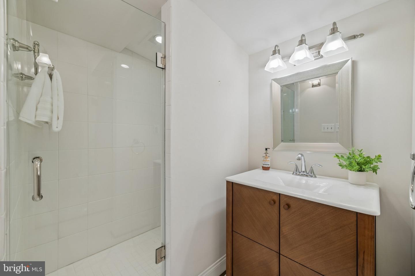 426 N Alfred St Property Photo 62