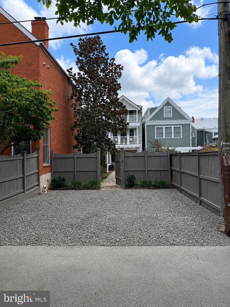 426 N Alfred St Property Photo 65
