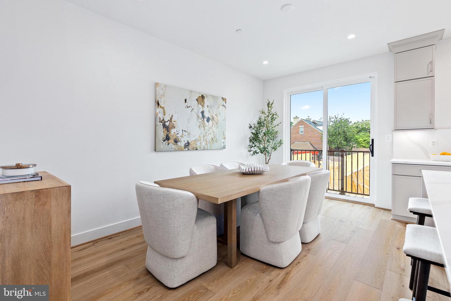 608 S Alfred St Property Photo 13