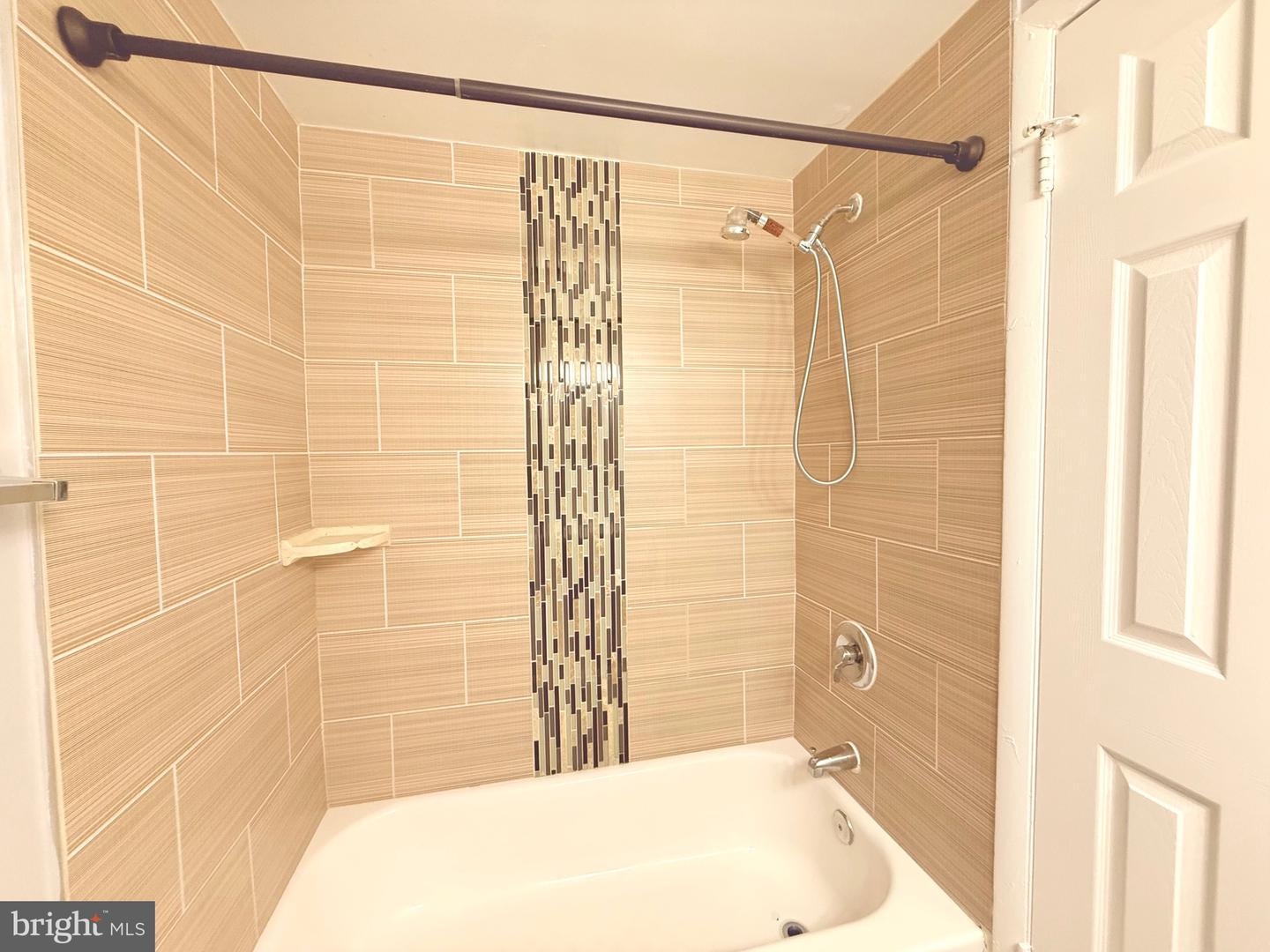 3240 S 28th St #302 Property Photo 10