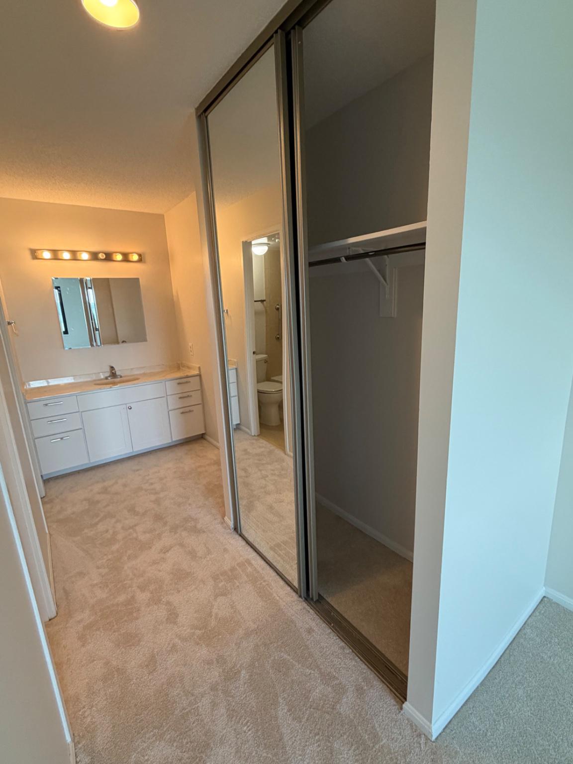 203 Yoakum Pkwy #920 Property Photo 19