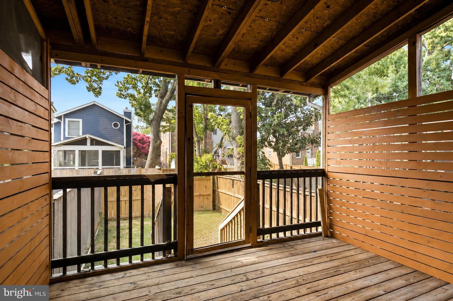 109 Clifford Ave Property Photo 3