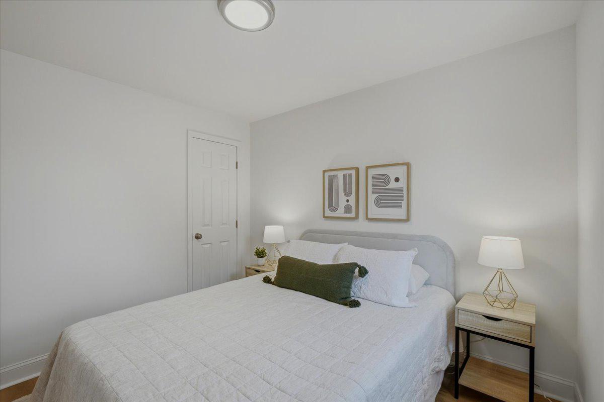 109 Clifford Ave Property Photo 10