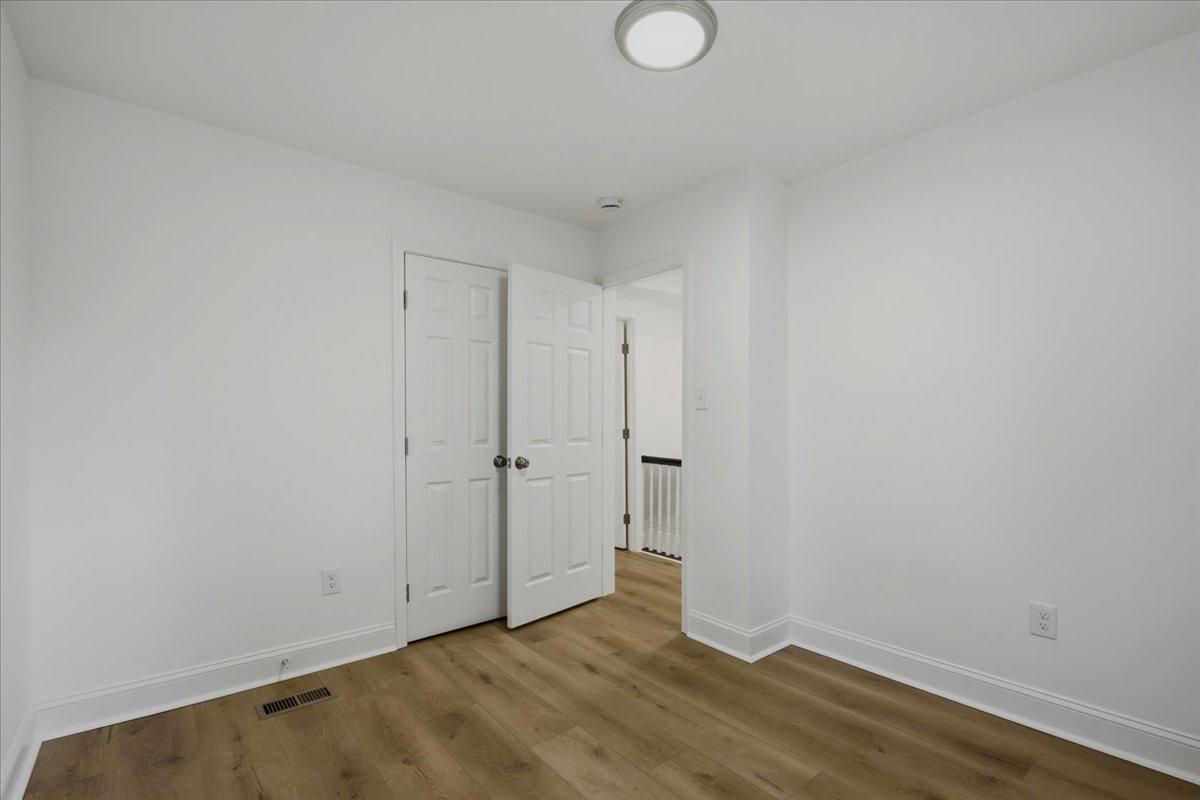 109 Clifford Ave Property Photo 13
