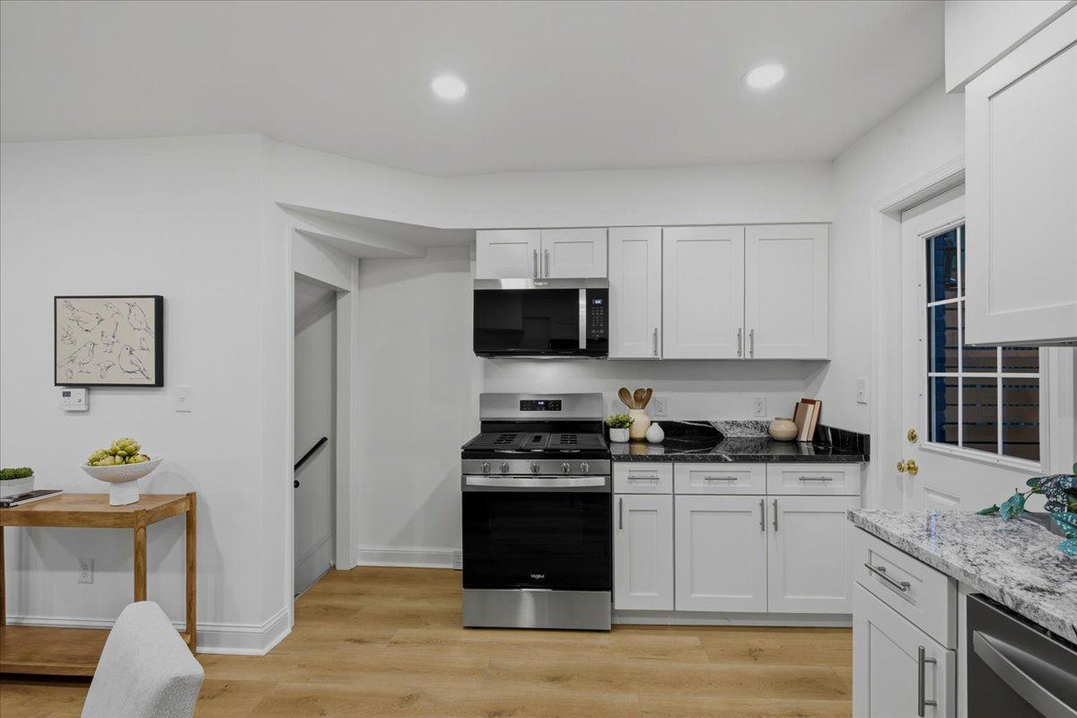 109 Clifford Ave Property Photo 17