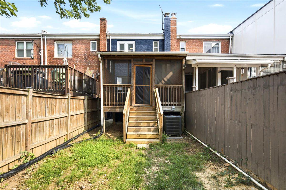 109 Clifford Ave Property Photo 30
