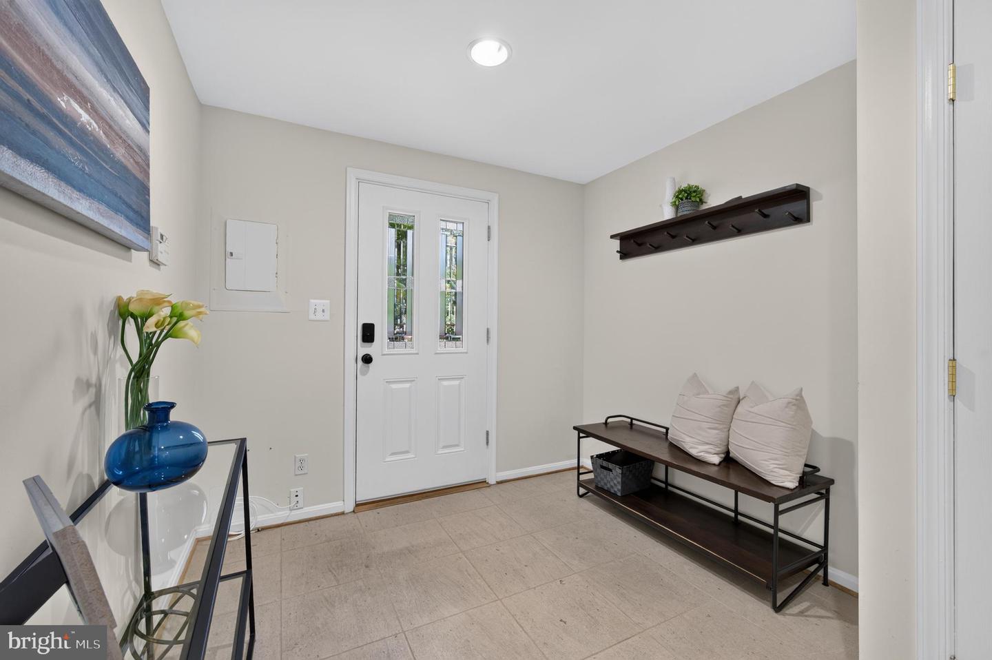 122 Sanborn Pl Property Photo 4