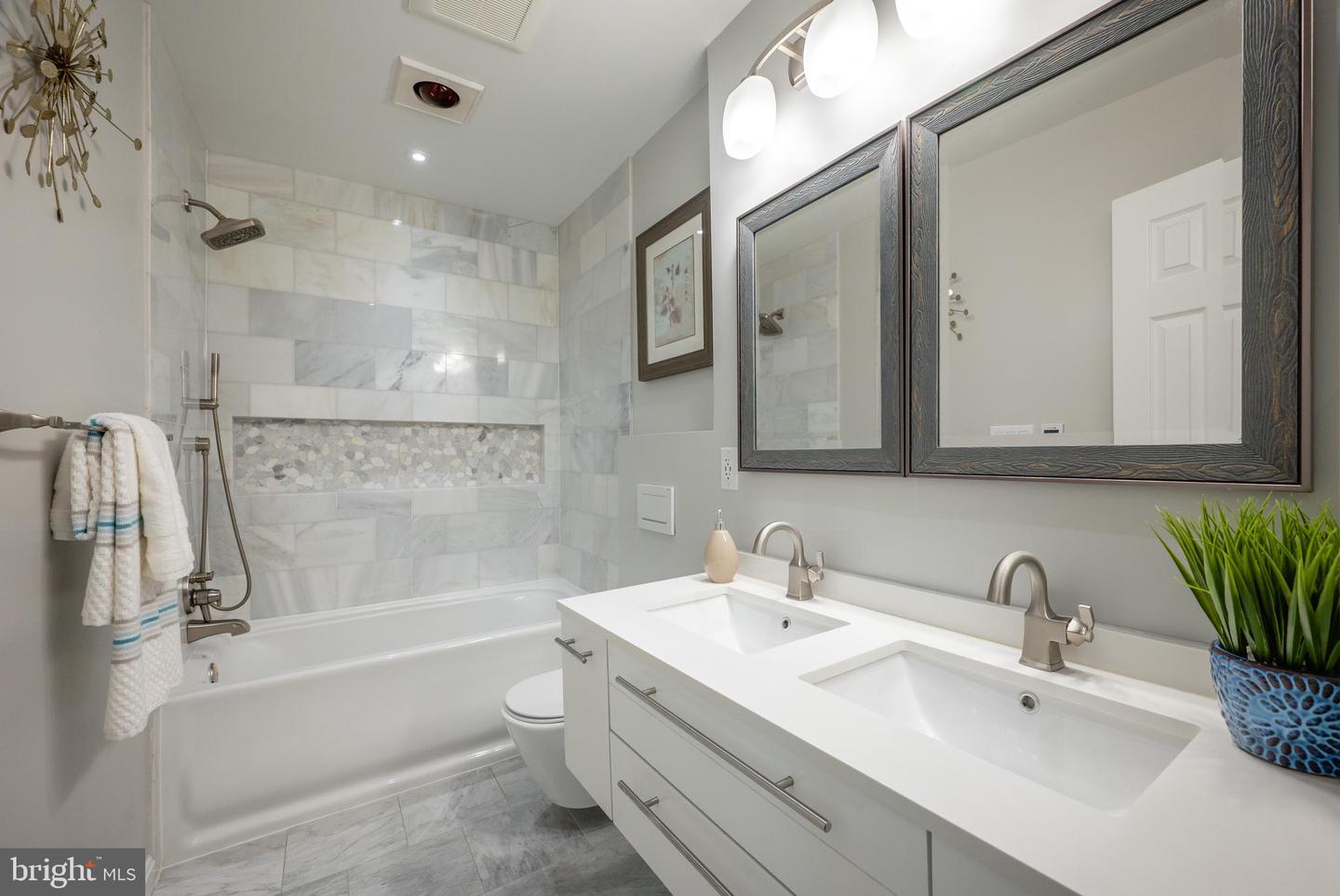 122 Sanborn Pl Property Photo 37